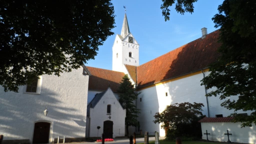Dronninglund Church