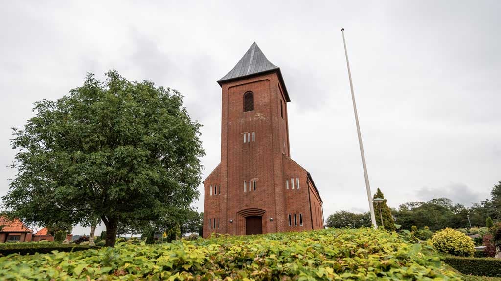Engesvang Kirke (Engesvang Church)